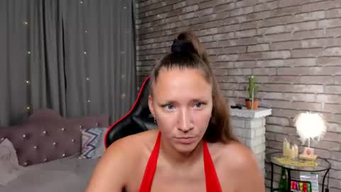 Snapshot of mollynay chatting on July 3, 2026, 12:17 am hi im Molly heregreat boobs big heart warm pussy online show from July 3, 2026, 12:17 am