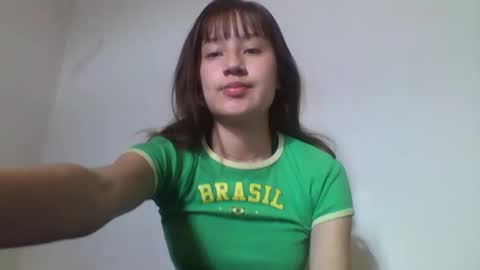 Snapshot of mollywalter chatting on February 8, 2025, 12:39 pm mollywalter online show from February 8, 2025, 12:39 pm