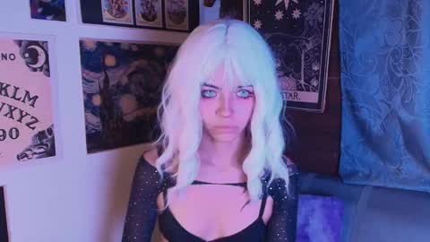 Snapshot of mollyycrystal chatting on September 22, 2025, 3:30 am mollyycrystal online show from September 22, 2025, 3:30 am