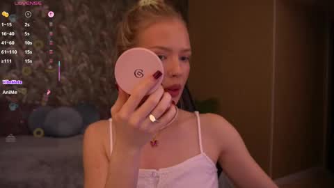 mollyymayy online show from May 21, 2026, 6:37 pm