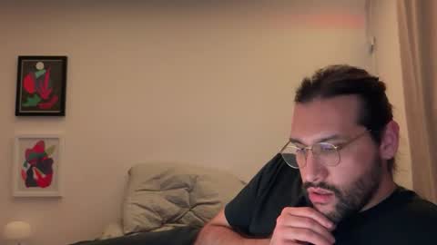 molten_escargot online show from December 30, 2024, 9:48 am