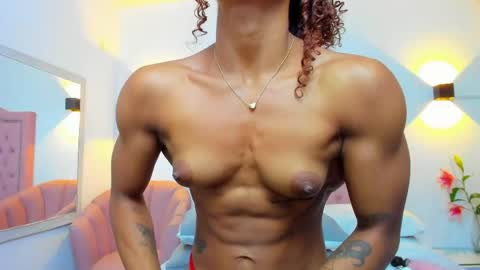 molyrestrepo online show from May 27, 2026, 8:28 pm