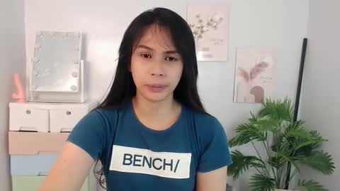 Snapshot of momi_khem019 chatting on September 14, 2025, 5:50 am MOMIKHEM online show from September 14, 2025, 5:50 am