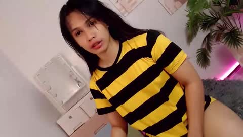 Snapshot of momi_khem019 chatting on September 22, 2025, 7:10 am MOMIKHEM online show from September 22, 2025, 7:10 am