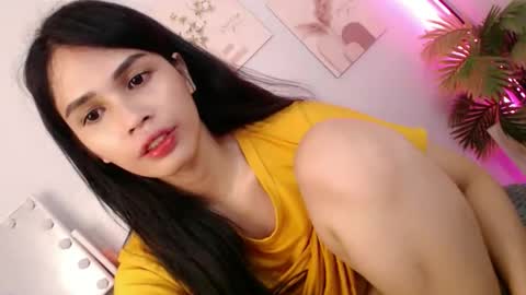 Snapshot of momi_khem019 chatting on May 29, 2026, 6:55 am MOMIKHEM online show from May 29, 2026, 6:55 am