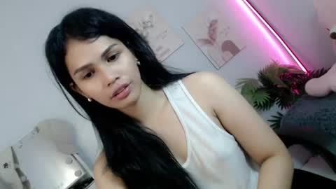 MOMIKHEM online show from June 28, 2026, 6:41 am