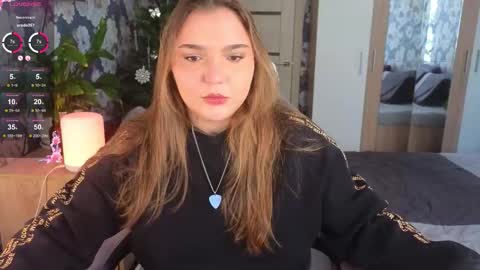 Snapshot of momiji_i chatting on January 17, 2026, 12:10 pm Leah online show from January 17, 2026, 12:10 pm