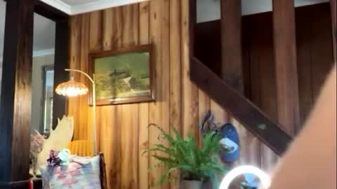 Mia  online show from March 27, 2026, 1:22 pm