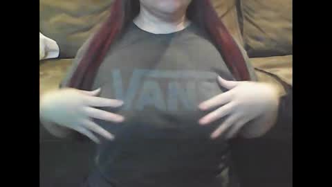 mommies_mooseknuckle online show from November 10, 2025, 1:43 pm