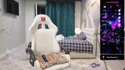 MommmY  online show from October 10, 2025, 9:36 pm