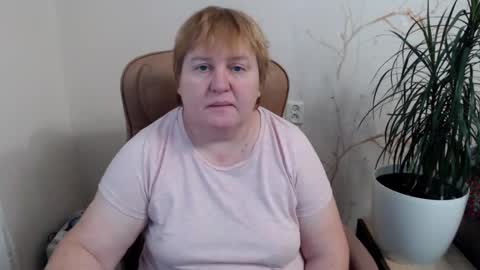 Snapshot of mommy99x chatting on December 10, 2024, 8:40 am Mommy99X online show from December 10, 2024, 8:40 am