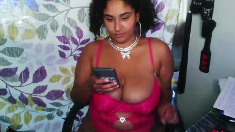 Snapshot of mommybubbles chatting on September 13, 2025, 9:47 pm Mommy bubbles online show from September 13, 2025, 9:47 pm