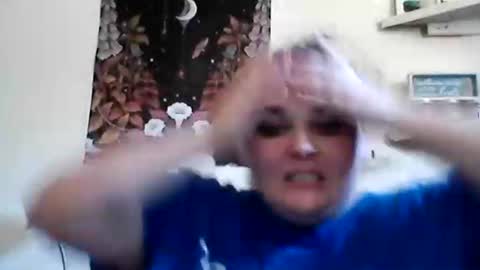 Snapshot of mommyndaddyplaytime chatting on November 4, 2025, 4:39 pm mommyndaddyplaytime online show from November 4, 2025, 4:39 pm