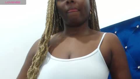 Snapshot of mommywebcam chatting on October 6, 2025, 12:08 am DINAH online show from October 6, 2025, 12:08 am