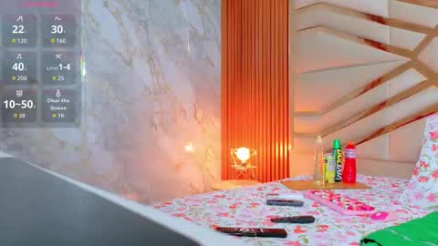 Snapshot of mommywebcam chatting on October 24, 2025, 2:19 am DINAH online show from October 24, 2025, 2:19 am