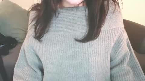 Momo online show from December 5, 2024, 8:55 pm