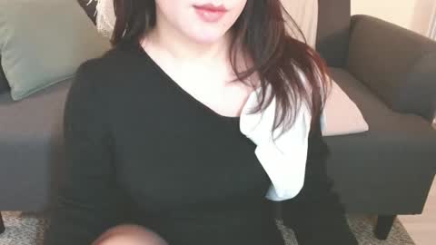 Momo online show from January 12, 2025, 3:39 am