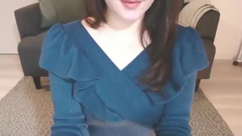 Momo online show from February 28, 2025, 9:23 pm