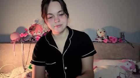 Momo online show from March 1, 2026, 3:58 pm