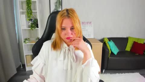 mon1ca_jones online show from February 14, 2026, 9:06 am