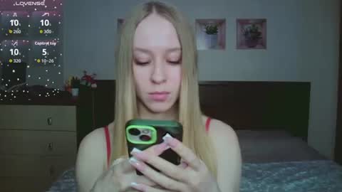 Snapshot of mona__liza chatting on February 12, 2026, 4:35 pm Mona online show from February 12, 2026, 4:35 pm