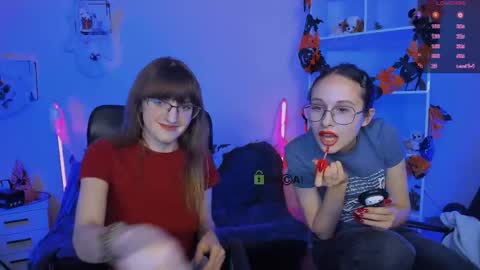 Snapshot of mona_cloud chatting on October 28, 2025, 8:11 pm Mona online show from October 28, 2025, 8:11 pm