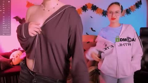 Snapshot of mona_cloud chatting on November 2, 2025, 8:00 pm Mona online show from November 2, 2025, 8:00 pm