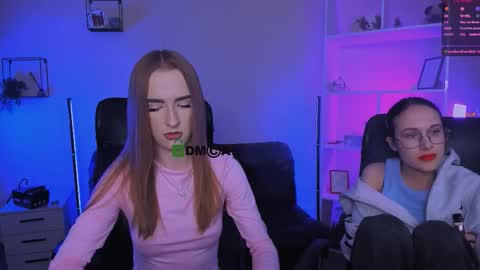 Snapshot of mona_cloud chatting on November 6, 2025, 8:21 pm Mona online show from November 6, 2025, 8:21 pm