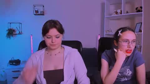 Snapshot of mona_cloud chatting on November 9, 2025, 8:07 pm Mona online show from November 9, 2025, 8:07 pm