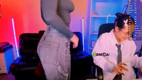 Snapshot of mona_cloud chatting on November 15, 2025, 8:16 pm Mona online show from November 15, 2025, 8:16 pm