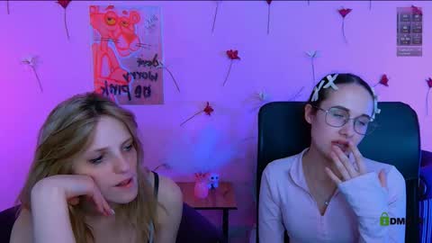 Mona  online show from May 18, 2026, 4:07 am