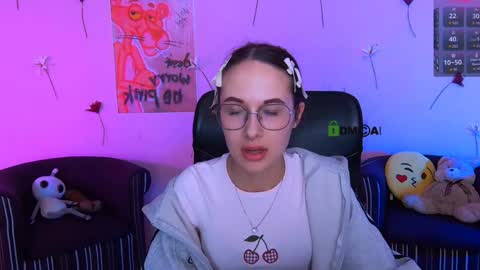 Mona  online show from May 24, 2026, 6:46 pm