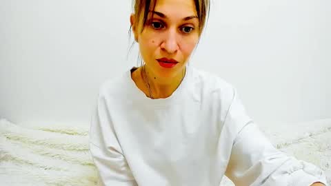 Mona online show from March 6, 2025, 8:16 pm