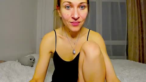 Mona online show from March 12, 2025, 9:24 pm