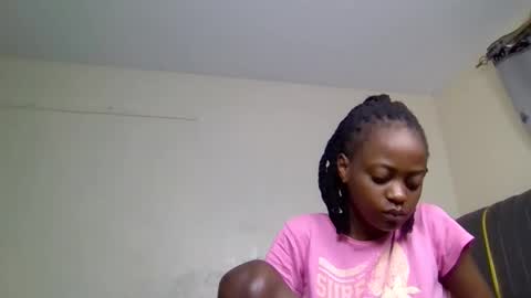 Snapshot of mona_luv1 chatting on September 11, 2025, 12:11 am Mona online show from September 11, 2025, 12:11 am
