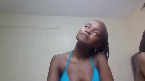 Snapshot of mona_luv1 chatting on September 18, 2025, 12:29 pm Mona online show from September 18, 2025, 12:29 pm