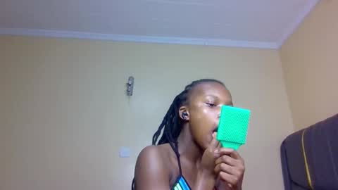 Mona online show from November 10, 2025, 2:10 am