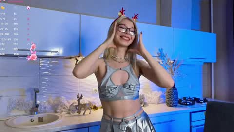 Snapshot of monahase chatting on December 24, 2024, 5:13 pm Mona online show from December 24, 2024, 5:13 pm