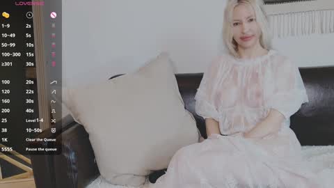 Snapshot of monet_stclair chatting on January 9, 2025, 3:23 pm PoppyPlayful online show from January 9, 2025, 3:23 pm
