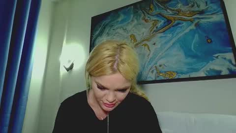 Monica online show from November 28, 2025, 4:37 am