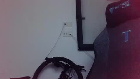 MonicaLuigi online show from October 9, 2025, 9:02 pm