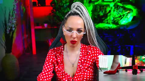 Monika online show from January 30, 2025, 12:06 pm