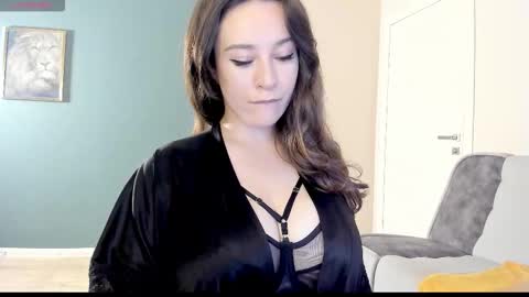 Monika online show from October 7, 2025, 6:27 pm