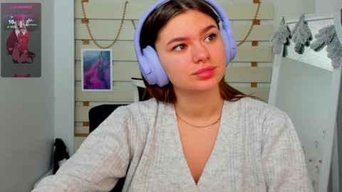 Snapshot of monika_youu chatting on December 22, 2024, 7:11 am Monika online show from December 22, 2024, 7:11 am