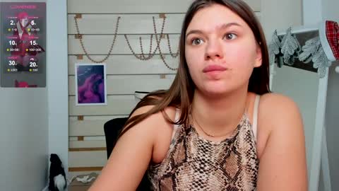 Snapshot of monika_youu chatting on January 15, 2025, 7:55 pm Monika online show from January 15, 2025, 7:55 pm