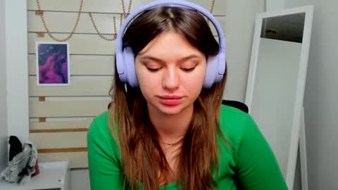 Snapshot of monika_youu chatting on February 10, 2025, 4:47 pm Monika online show from February 10, 2025, 4:47 pm