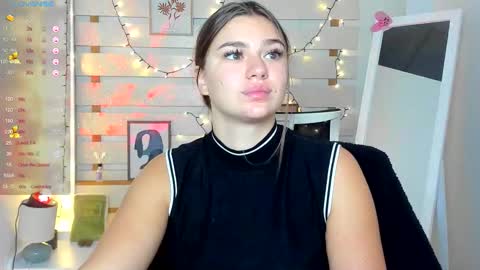 Monika online show from October 15, 2025, 1:44 pm