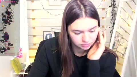 Monika online show from December 22, 2025, 8:11 am