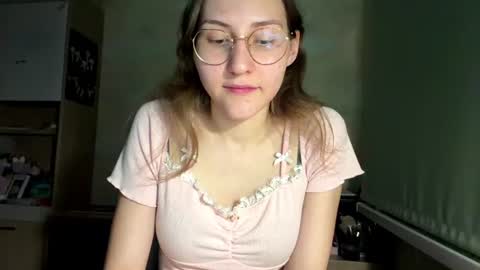 Mia online show from July 1, 2026, 7:46 pm