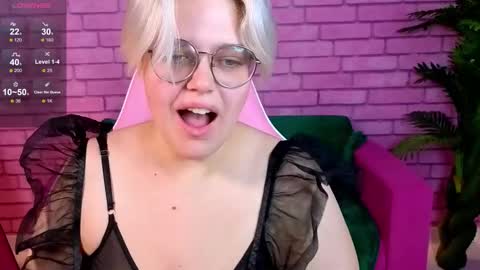 Snapshot of monikasweetie chatting on October 16, 2025, 9:21 am Monica online show from October 16, 2025, 9:21 am